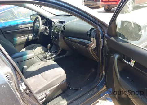 2011 Kia Sorento Lx z USA, uszkodzony, nr VIN 5XYKTDA15BG038755